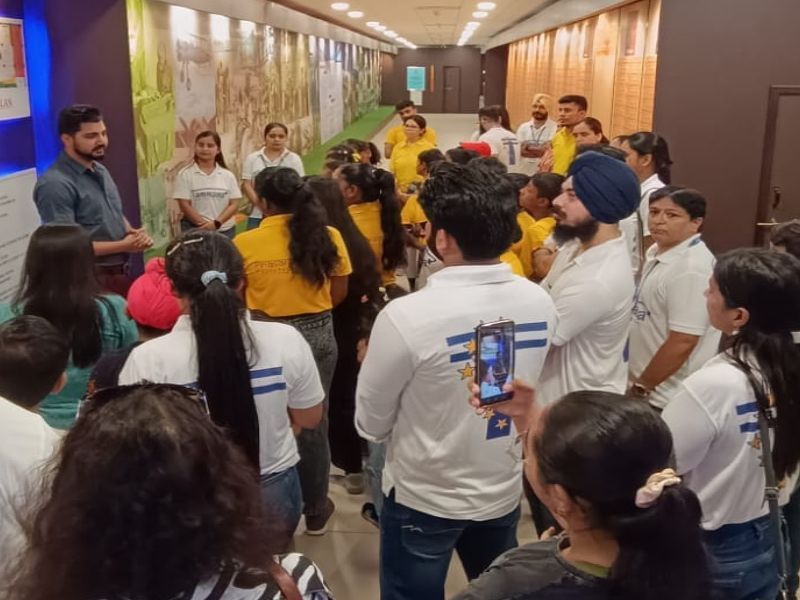 TAMMANA gives children a tour to AIR FORCE MUSEUM